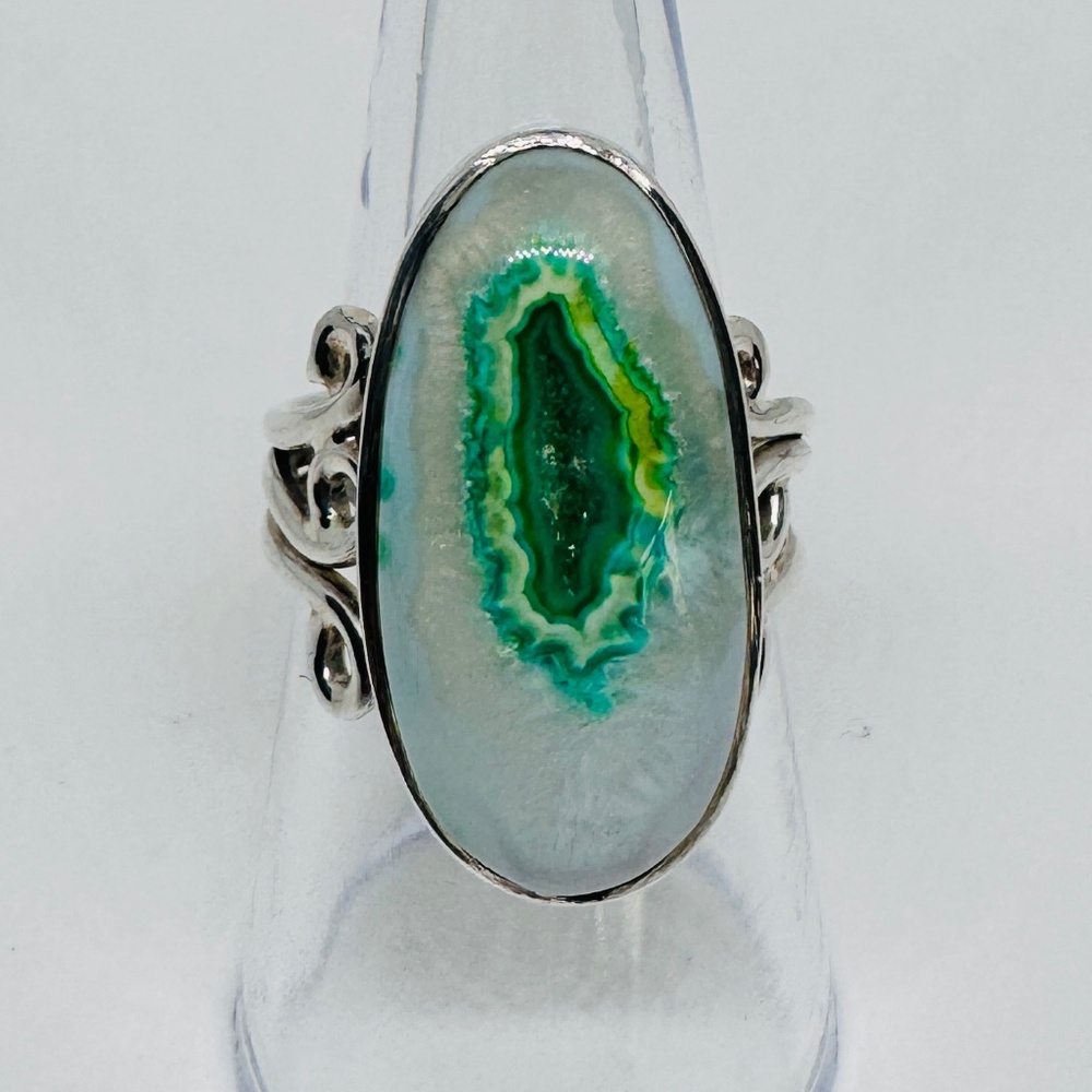 New- Green and White Geode Agate Stone and Silver 925 (stamped) Ring - Size 7.75